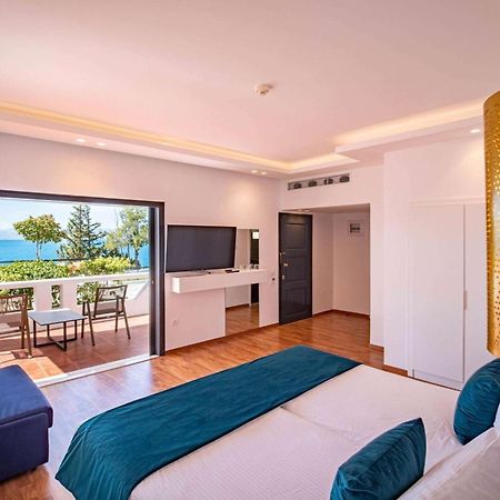 Ramada Loutraki Poseidon Resort Exterior photo