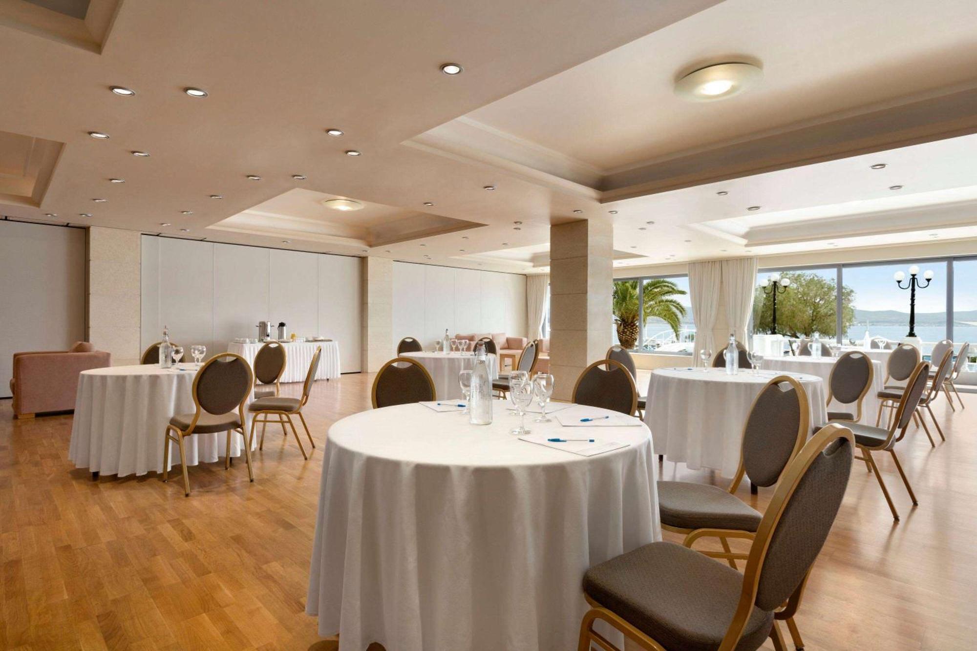 Ramada Loutraki Poseidon Resort Exterior photo