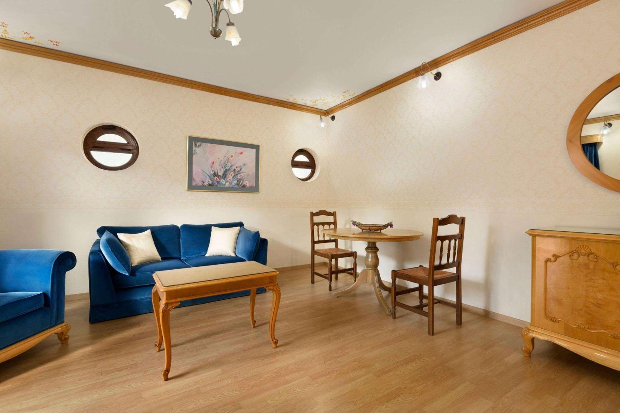Ramada Loutraki Poseidon Resort Exterior photo