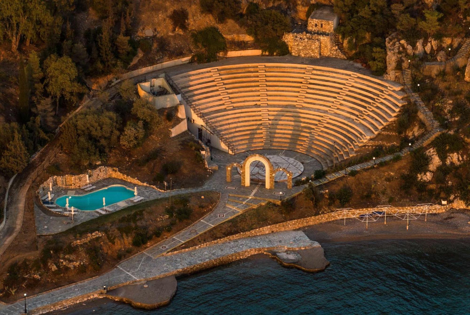 Ramada Loutraki Poseidon Resort Exterior photo